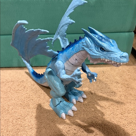 Fire & Ice Fisher-Price Eagle Talon Castle & ZuroRobo Alive Ice Blasting Dragons - Picture 7 of 14